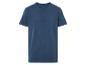 Un t-shirt bleu marine à manches courtes.
