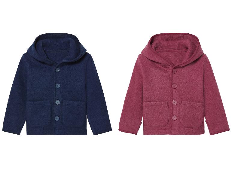 Cardigans à capuche bleus et bordeaux pour enfants avec boutons.