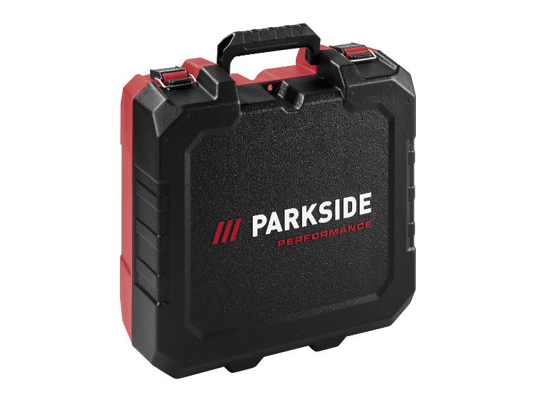 Mallette à outils noire et rouge avec poignées et fermoirs, avec le texte « PERFORMANCE ».