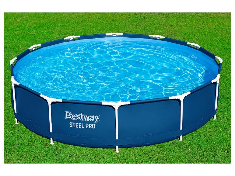 Piscine Bestway Steel Pro ronde, bleue, sur pelouse.
