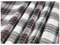 Tissu en flanelle douce à motif écossais rouge, gris et blanc.