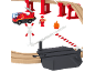 Ensemble de train en bois avec camion de pompiers, figurine de pompier, feu et passage à niveau.