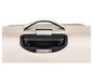 Une valise beige avec une poignée et une étiquette pour remplir les coordonnées.