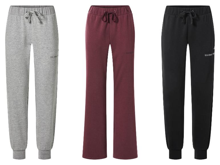 Trois pantalons de survêtement femme U.S. Grand Polo en gris, bordeaux et noir.