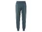 Un pantalon de survêtement bleu foncé.
