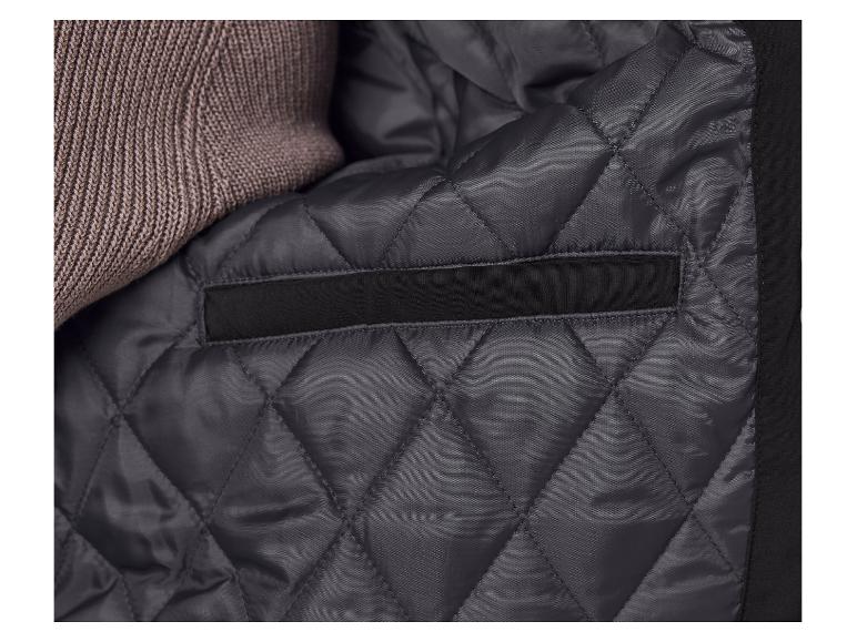 Détail intérieur d'une veste matelassée.