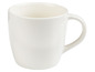 Une tasse à café blanche avec une poignée.