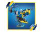 Un robot jouet Lego bleu et jaune avec un bras articulé et un canon.