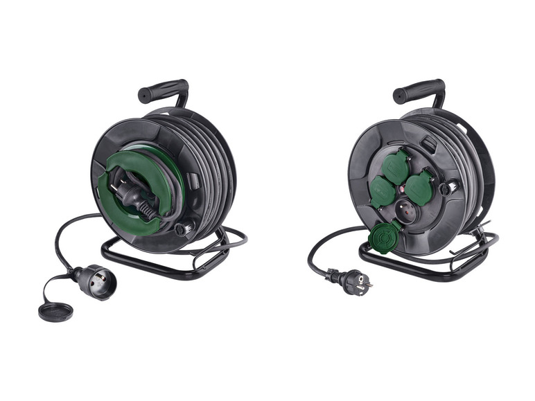 Deux enrouleurs de câble noirs avec des prises vertes.