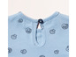 Un t-shirt bleu clair avec un motif de coquillages et escargots.