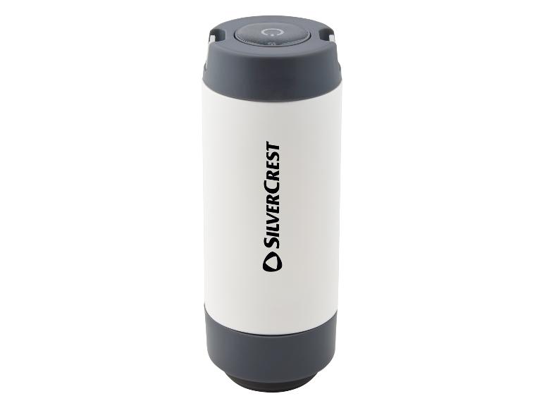 Un chargeur SilverCrest blanc.