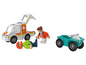 Une ambulance, un quad et des figurines