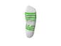 Chaussette de sport blanche avec des rayures vertes.