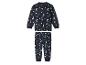 Pyjama bleu avec motif lune et étoiles.