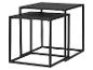 Ensemble de deux tables d'appoint métalliques noires au design angulaire.