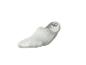 Une paire de socquettes blanches avec un motif de vagues grises au talon.