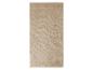 Serviette de bain beige clair.