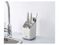 Porte-couverts Joseph Joseph avec des couteaux, des cuillères et des fourchettes.