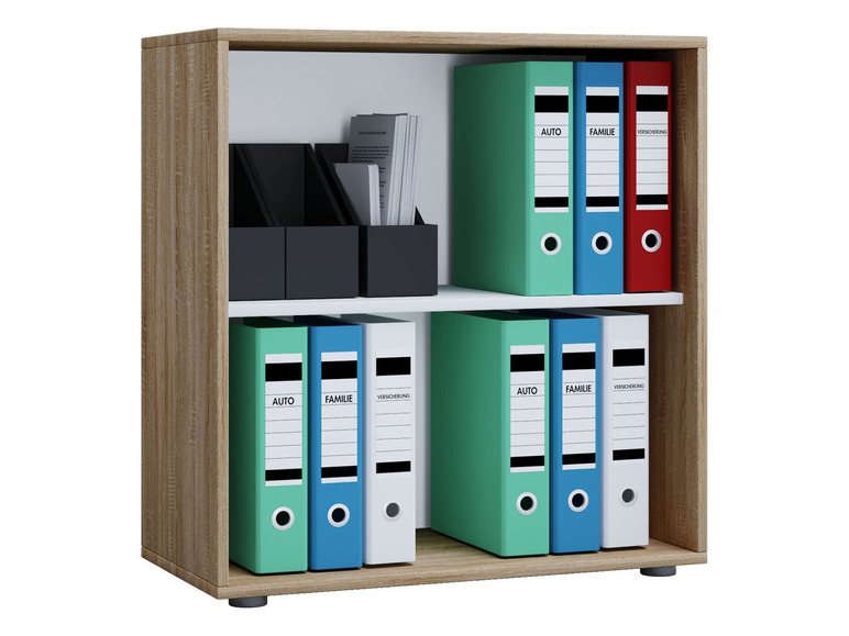 Une bibliothèque en bois avec différents classeurs à anneaux de couleurs avec des étiquettes comme 'auto', 'famille' et 'assurance'.