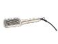 Une brosse à cheveux dorée avec un contrôle de température numérique de Silvercrest.