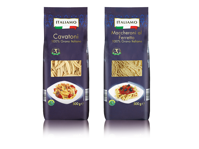 Deux paquets de pâtes italiennes, cavatoni et maccheroni al ferretto, 500g chacun.