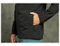 Veste softshell noire avec fermeture éclair.