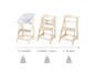 Une chaise haute en bois, une chaise de enfant plus grande et une chaise pour adulte.