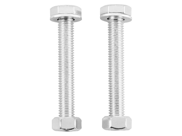 Deux boulons et écrous métalliques argentés sur fond blanc.