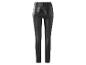 Pantalon noir moulant en similicuir taille haute, vue de dos