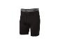 Short de cyclisme noir.