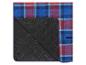 Plaid de pique-nique matelassé, motif écossais bleu et rouge.