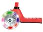 Trottinette rouge avec roues lumineuses multicolores.