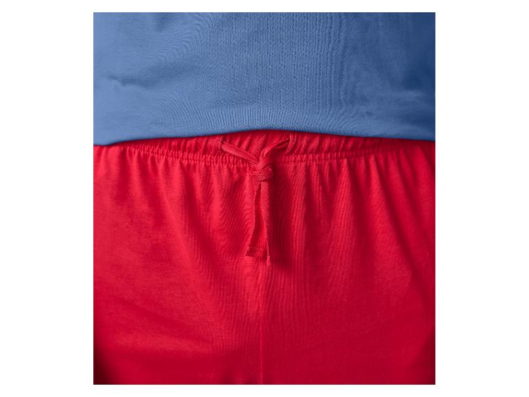 T-shirt bleu et short rouge avec cordon de serrage