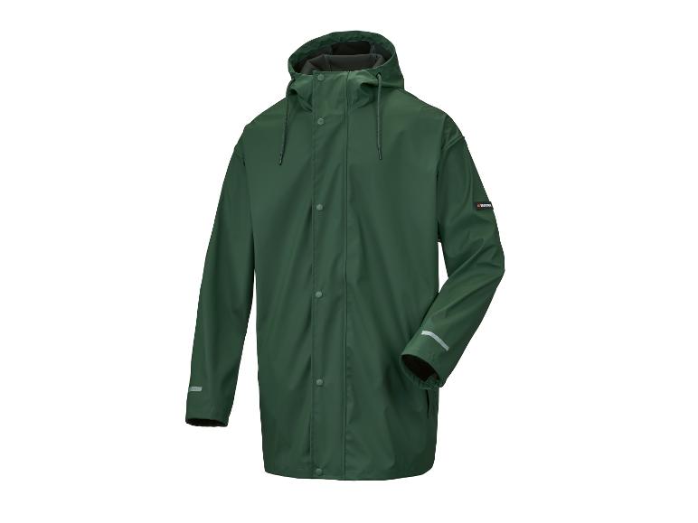 Un imperméable vert à capuche de la marque Parkside.