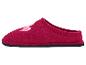 Chausson en feutre fuchsia avec un motif de cœur rose.
