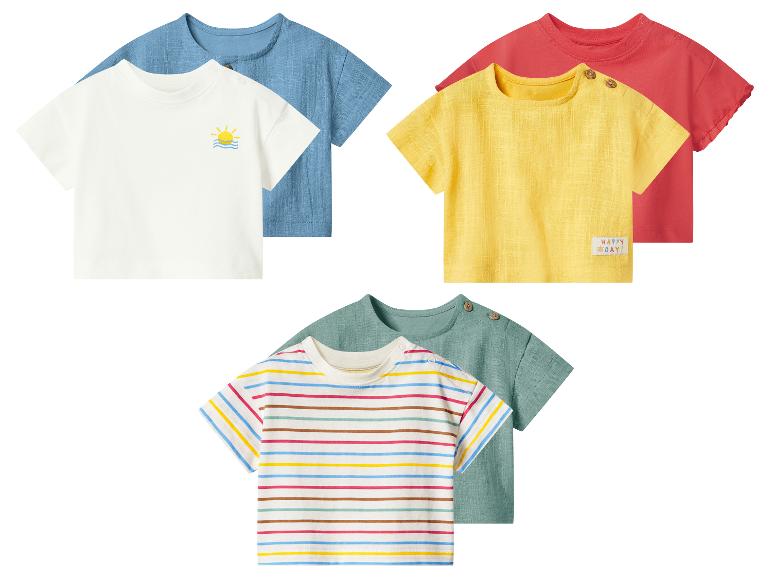 T-shirts bébé à manches courtes bleus, blancs avec soleil, jaunes avec 'HAPPY DAY!', rouges, verts et rayés.