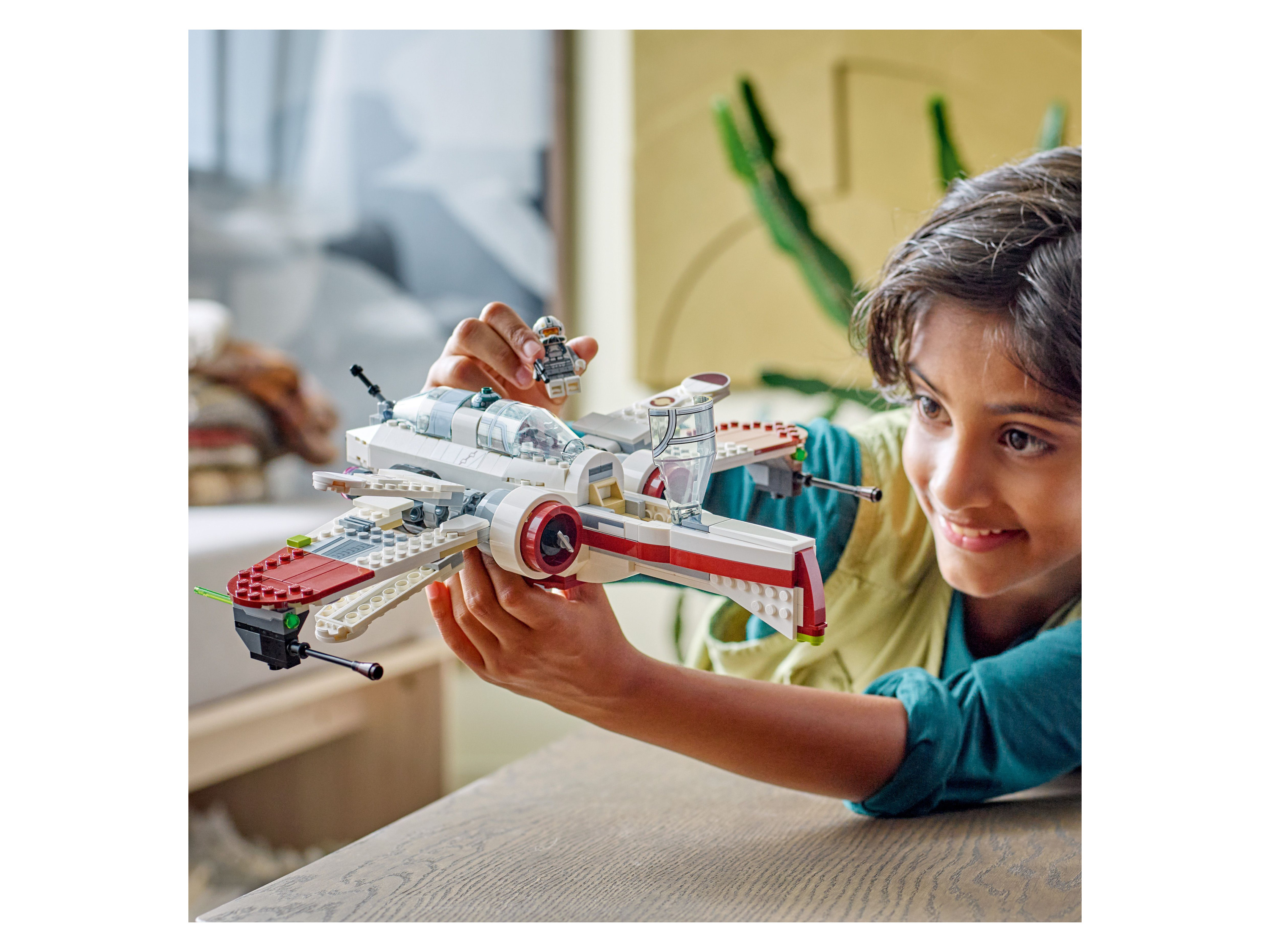 LEGO® Star Wars™ 75402 Le chasseur ARC 170 - vue 2