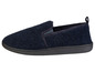 Une paire de pantoufles bleues avec une doublure douce.