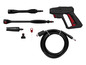 Un nettoyeur haute pression Parkside avec pistolet, tuyau et accessoires.
