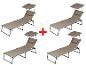 Deux chaises longues pliantes avec parasol inclus.