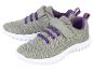 Deux paires de baskets grises et violettes pour enfants.
