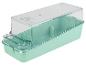 Une boîte en plastique verte avec un couvercle transparent pour ranger les aliments.