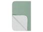 Protège-matelas vert sauge avec face absorbante.