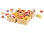Jouets en bois en forme d'aliments, notamment de la viande, des fruits et du pain.
