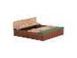 Bac à sable en bois avec bancs convertibles en couvercle, avec des détails verts.