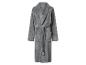 Peignoir gris en polaire douce avec ceinture et poches.