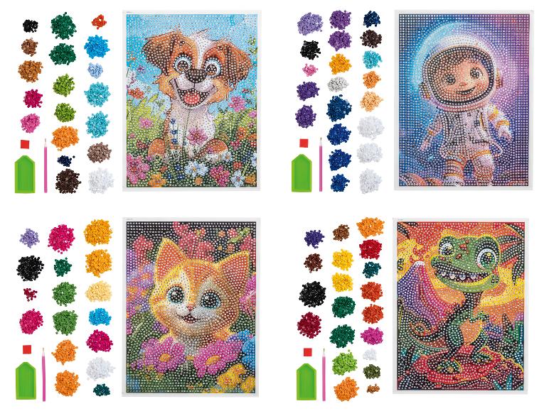 Quatre kits de peinture au diamant, sur le thème des animaux et d'un astronaute.