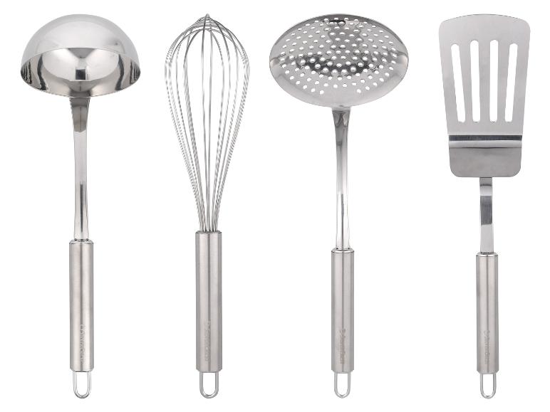 Ensemble d'ustensiles de cuisine en acier inoxydable: louche, fouet, écumoire et spatule.