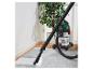 Aspirateur eau et poussière Parkside nettoyant un tapis