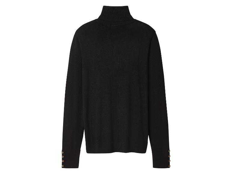 Pull noir à col roulé avec boutons décoratifs aux poignets.